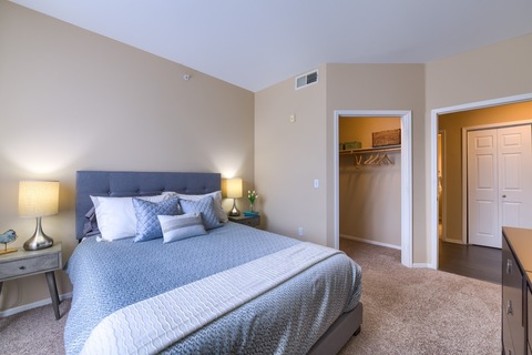 Private Room in 2Bed.2Bath