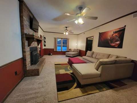 Spacious 3BD/3Bth, w/Lrg Game Room