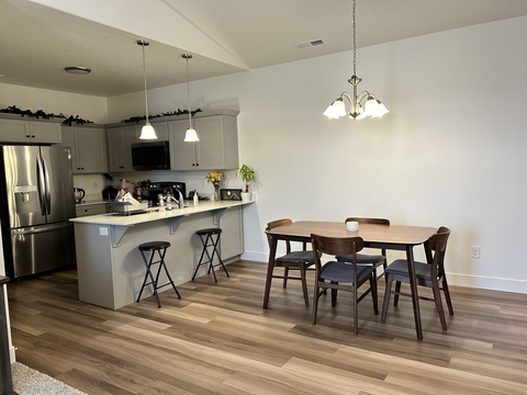 Private Room in 3Bed.2Bath