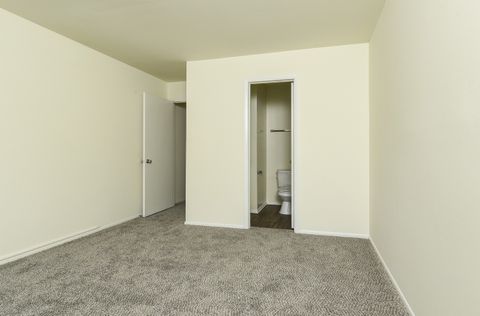 Private Room in 2Bed.2Bath