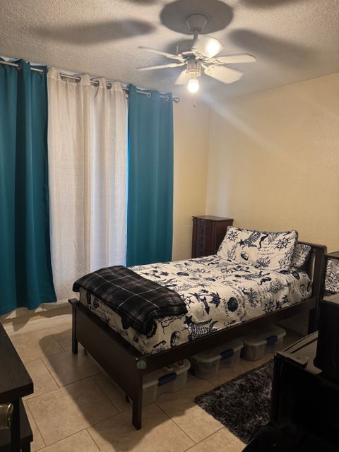 Private Room in 1Bed.1Bath