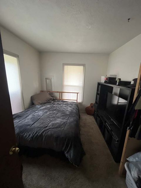Private Room in 3Bed.1Bath