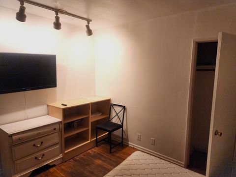 Private Room in 3Bed.1.5Bath