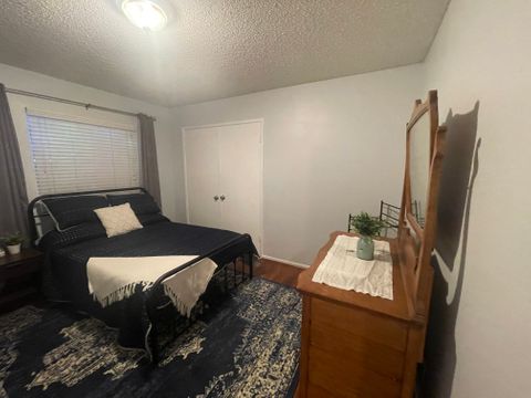 Room3Bed.2.5Bath