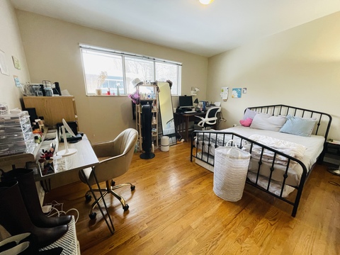 Private Room in 3Bed 2Bath