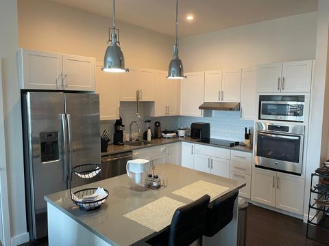 Private Room in 2Bed.2Bath