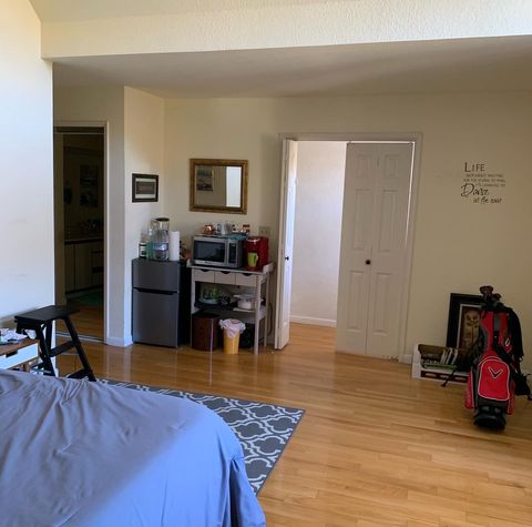 Room3Bed.2.5Bath