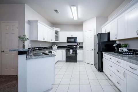 Private Room in 1Bed.1Bath