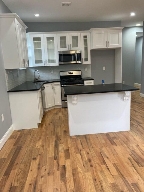 Private Room in 3Bed.1.5Bath