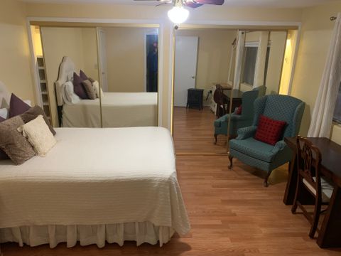 Private Room in 1Bed.1Bath