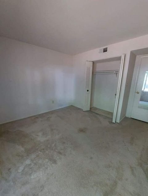 Private Room in 3Bed.1.5Bath