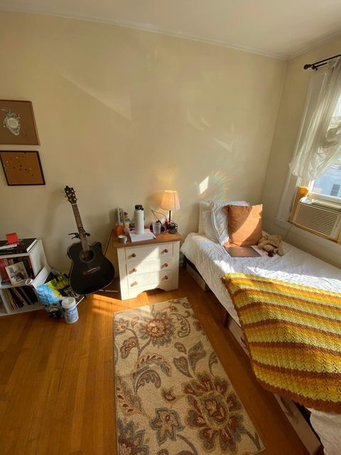 Shared Room in 3Bed.1Bath