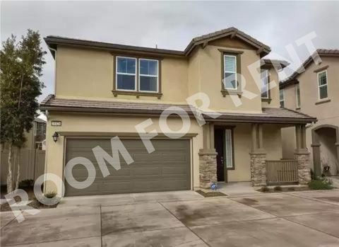Private Room in 3Bed.2.5Bath