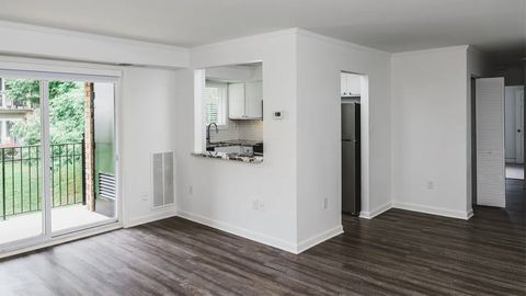 Shared Room in 2Bed.1Bath