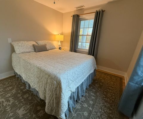 Entire Place 4Bed.1Bath