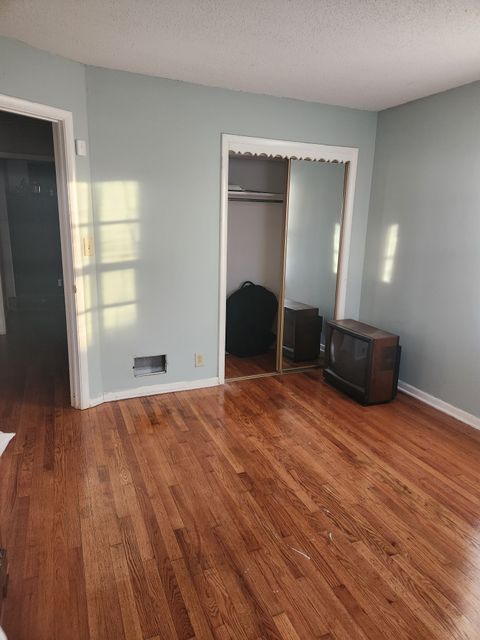 Private Room in 3Bed.1Bath