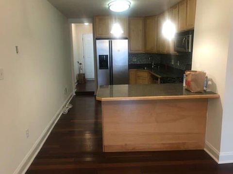 Shared Room in 2Bed.3Bath