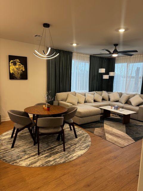 Room3Bed.2.5Bath