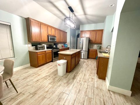Private Room in 3Bed.1Bath
