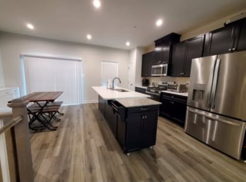 Private Room in 3Bed.2.5Bath