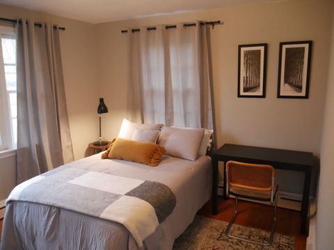 Private Room in 3Bed.1Bath