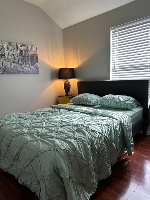 Private Room in 3Bed.1.5Bath