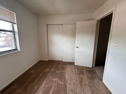 Private Room in 2Bed.1.5Bath