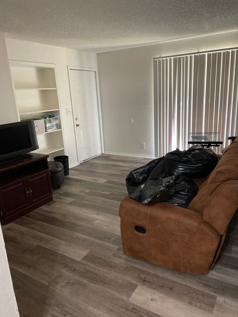 Private Room in 2Bed.2Bath