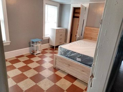 Private Room in 3Bed.1Bath