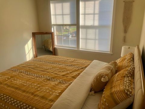 Private Room in 3Bed.2.5Bath