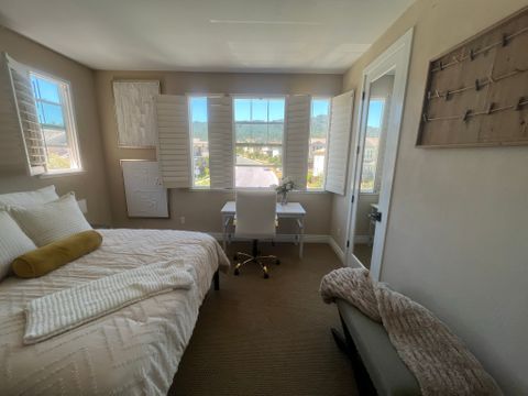 Room4Bed.5Bath