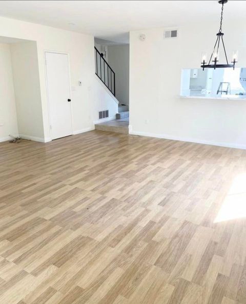 Private Room in 3Bed.2.5Bath