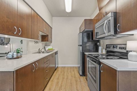 Private Room in 2Bed.2Bath