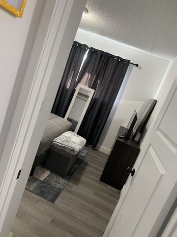 Private Room. read Description.