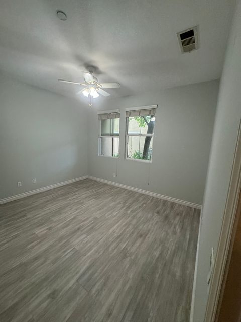 Private Room in 3Bed.4Bath
