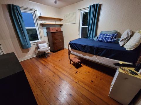 Private Room in 2Bed.1Bath Shared H