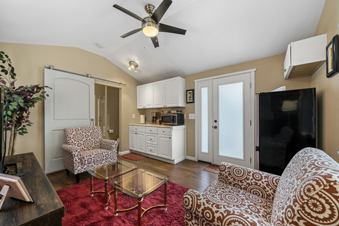 Adorable Private 1Bed.1Bath Unit