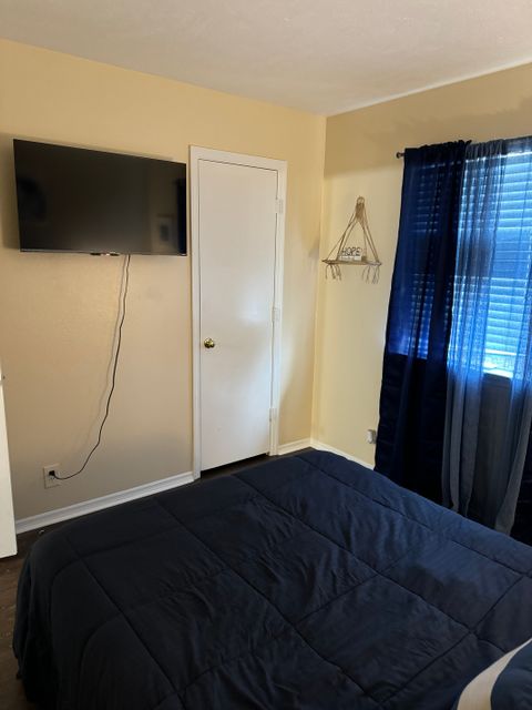 Private Room in 2Bed.1.5Bath