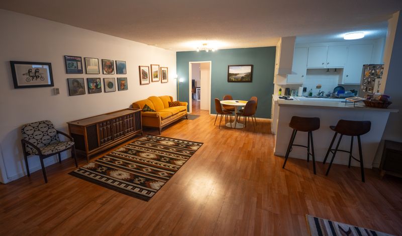 roommates in Encino Private Room in 2Bed.1Bath - cirtru.com