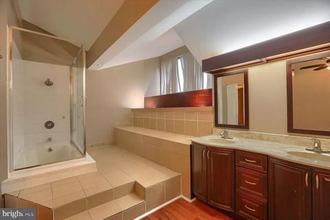 Private Room in 2Bed.1.5Bath