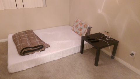 1 room available in 2 bedroom apart