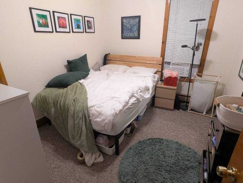 Private Room in 3Bed.1Bath