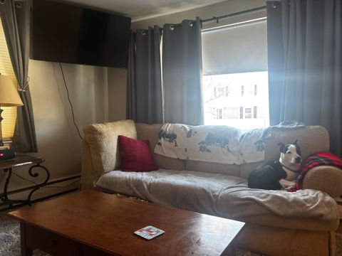 Private Room in 3Bed.1Bath