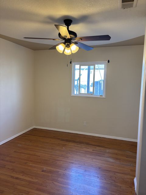 Private Room in 3Bed.2Bath