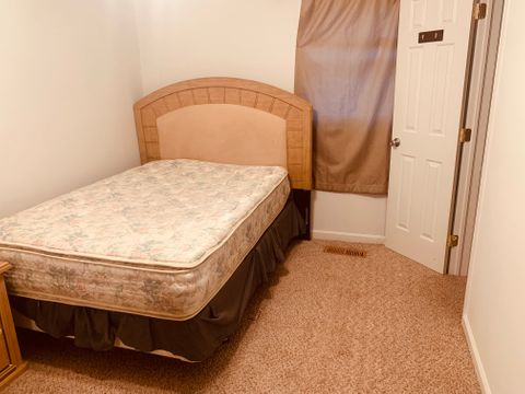 Private Room in 3Bed.1Bath