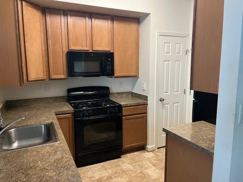 Private Room in 2Bed.2.5Bath