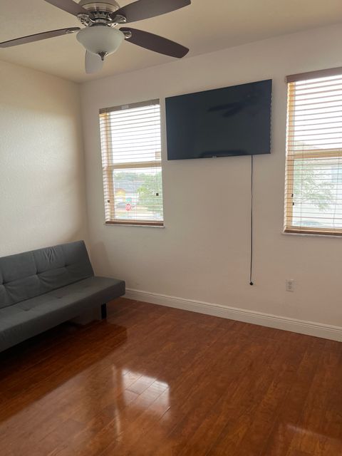 Private Room in 1Bed.1Bath