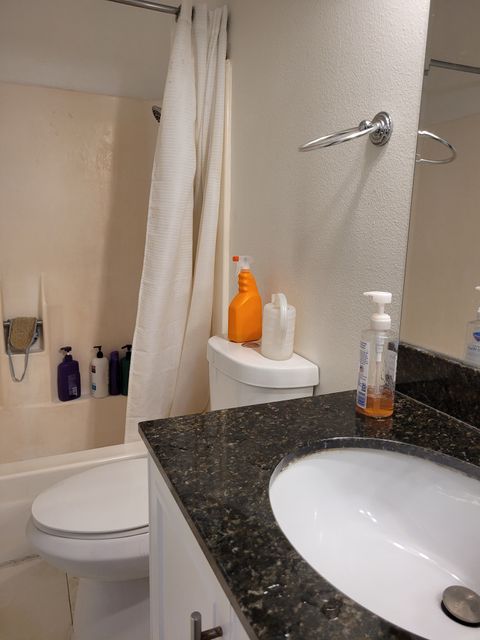 Private Room in 3Bed.3Bath