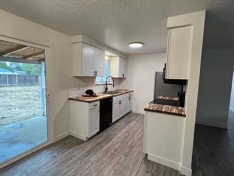 Private Room in 3Bed.2Bath
