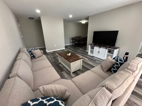 Private Room in 3Bed.1Bath